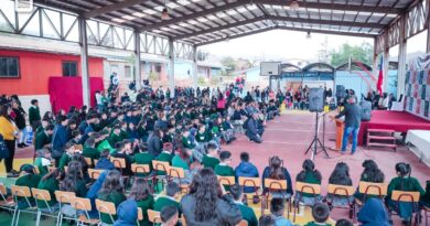 Entrega de maletines escolares en Illapel